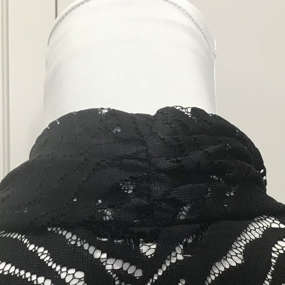 SUSAN GRAVER Black Peek Through Lace Jacket - Size Medium - Picture 4 of 4
